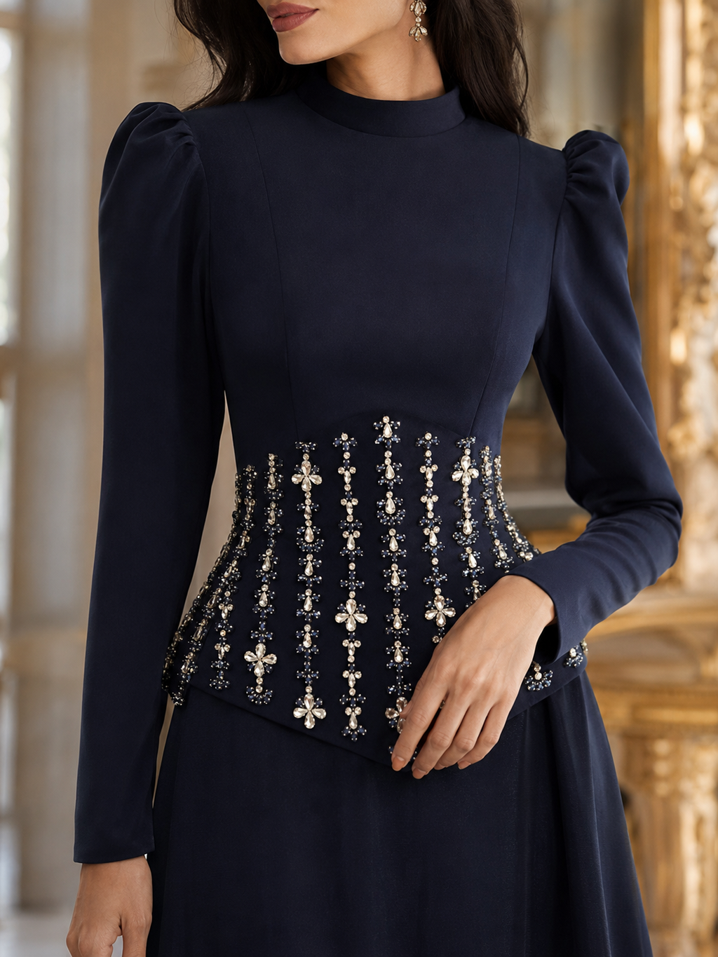 Conjunto de noche de dos piezas azul marino de cuello alto con adornos de cristal | My World of Dresses